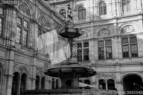 Image of The Vienna Opera house in Vienna, Austria