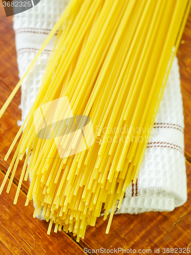 Image of raw spaghetti