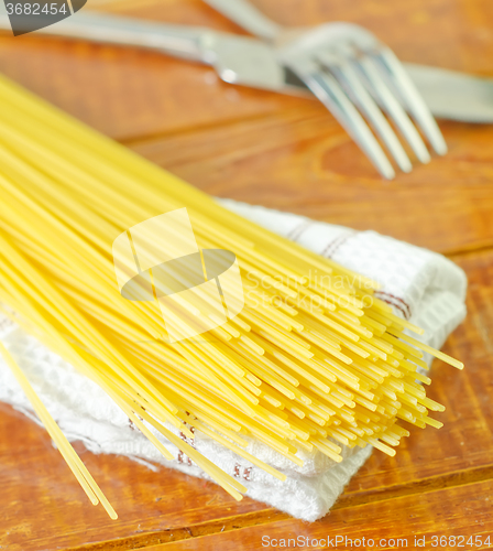 Image of raw spaghetti