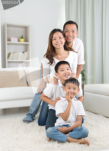 Image of asian family 