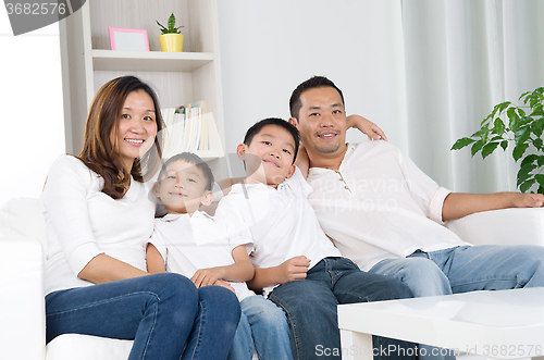 Image of asian family 
