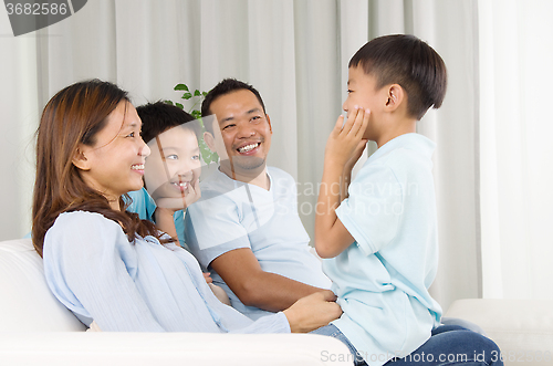 Image of Asian family 