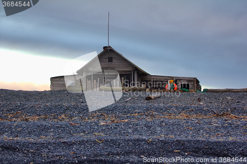 Image of hunting cabin on shore of the Arctic ocean