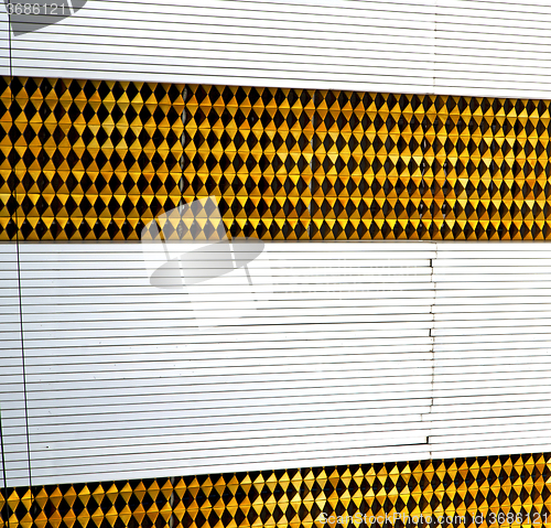 Image of    in the metal gold    shadow  angle  