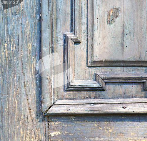 Image of italy     cross castellanza blur   abstract   rusty brass  