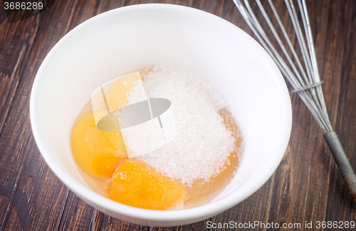 Image of yolks and sugar
