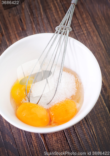 Image of yolks and sugar