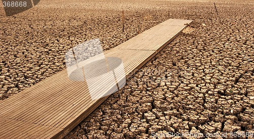 Image of dry lake wendouree