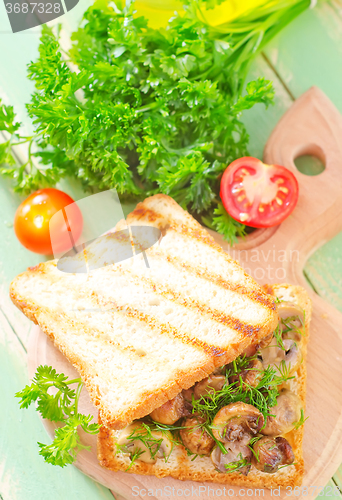 Image of bread with mushroom