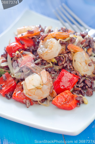 Image of fried rice with shrimps and vegetables