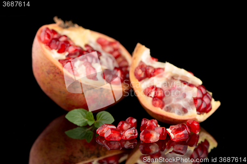 Image of ripe pomegranate fruit