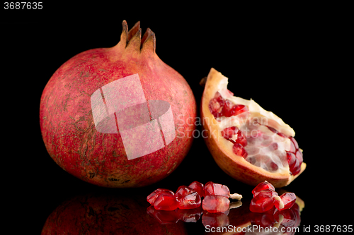 Image of ripe pomegranate fruit