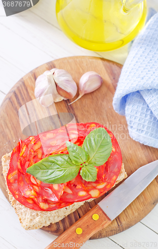 Image of bread with salami