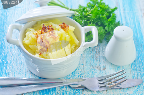 Image of mashed potato with fried onion