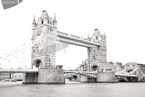 Image of london tower in england old bridge and the cloudy sky