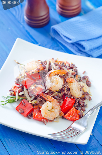 Image of fried rice with shrimps and vegetables