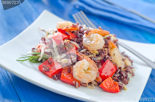 Image of fried rice with shrimps and vegetables