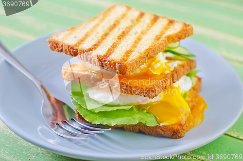 Image of egg with bread