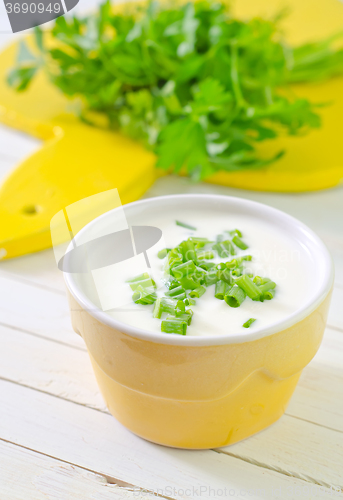 Image of sour cream with green onion