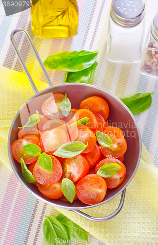 Image of tomato with basil