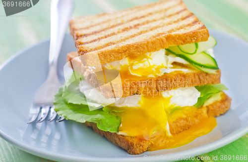 Image of egg with bread