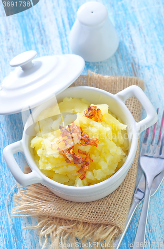 Image of mashed potato with fried onion
