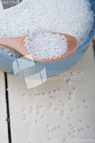 Image of raw white rice 