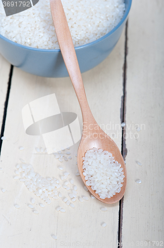 Image of raw white rice 