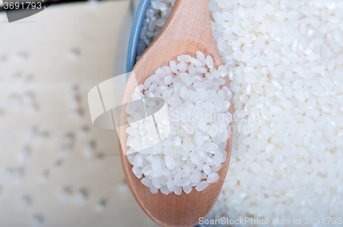 Image of raw white rice 