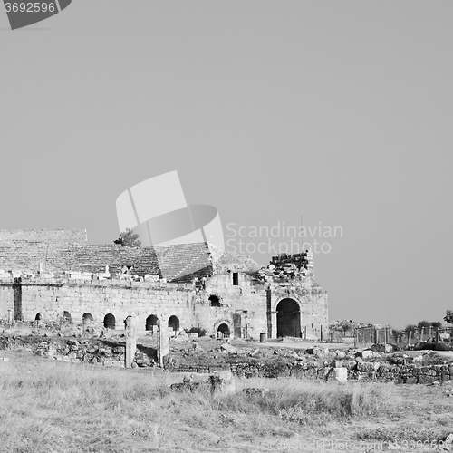 Image of archeology  pamukkale    old construction 