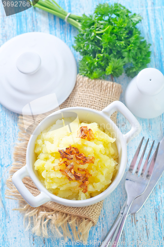Image of mashed potato with fried onion