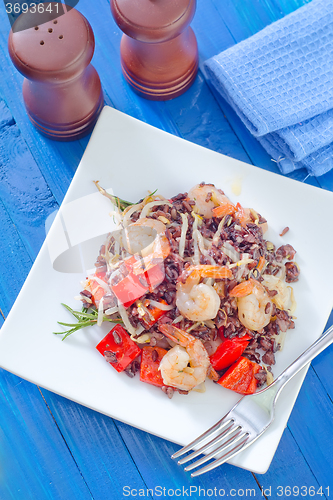Image of fried rice with shrimps and vegetables