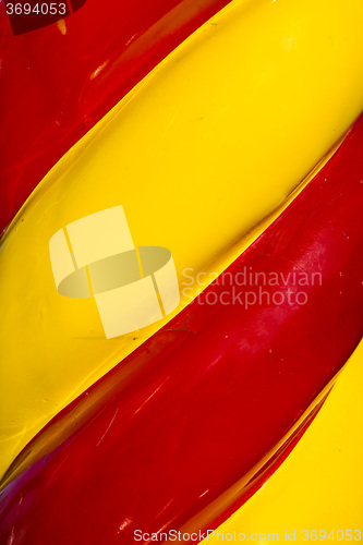 Image of Spiral of a carousel in red and yellow