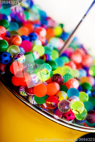 Image of machine with rubber balls