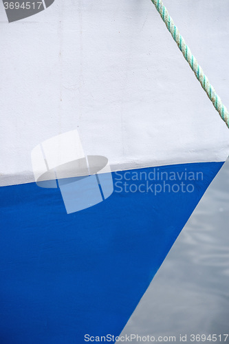 Image of ship bow with mooring line