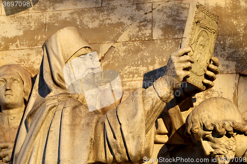 Image of  reliefs on the wall