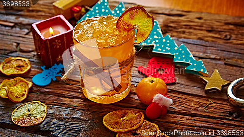 Image of Fresh juice of ripe mandarins in glass.