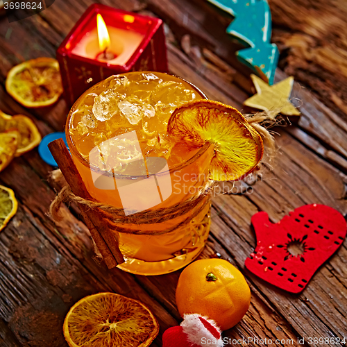 Image of Fresh juice of ripe mandarins in glass.