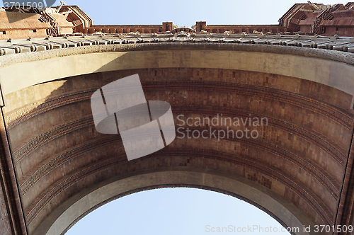 Image of Bottom view of Arc de Triomf