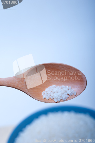 Image of raw white rice 