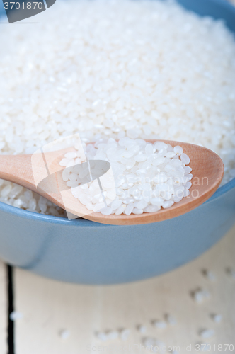 Image of raw white rice 