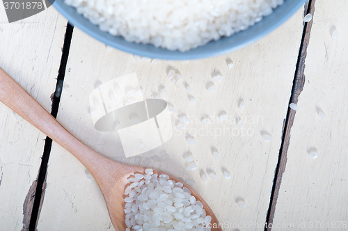 Image of raw white rice 