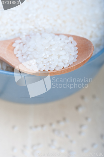 Image of raw white rice 