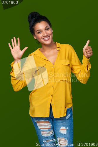 Image of Woman showing six fingers