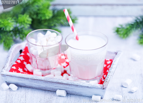 Image of fresh milk and marshmellow