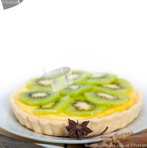 Image of kiwi  pie tart and spices