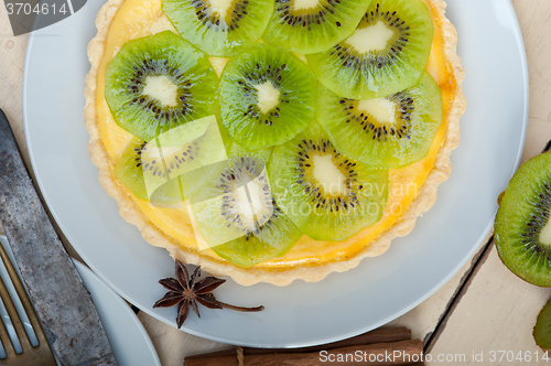 Image of kiwi  pie tart and spices