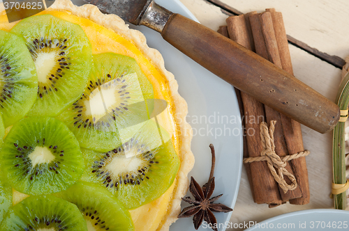 Image of kiwi  pie tart and spices