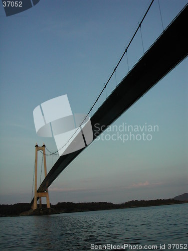 Image of Large bridge