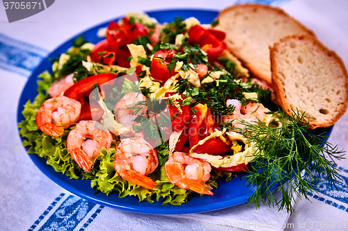 Image of Green salad with shrimps
